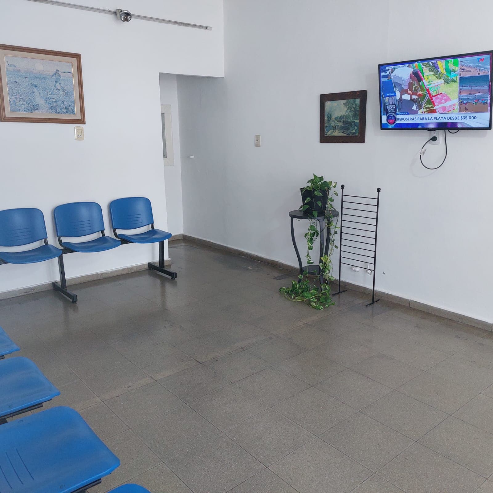 Interior del consultorio Boulogne - Área de espera